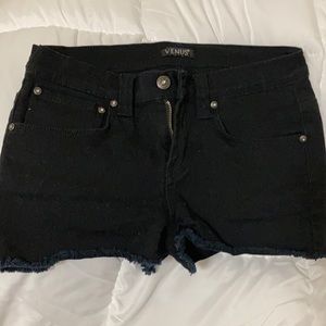 Shorts from VENUS new, in black.